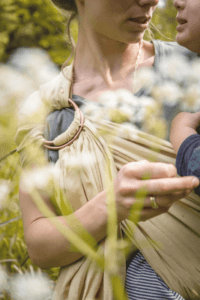 dente-di-leone-ring-sling-giallo-in-canapa