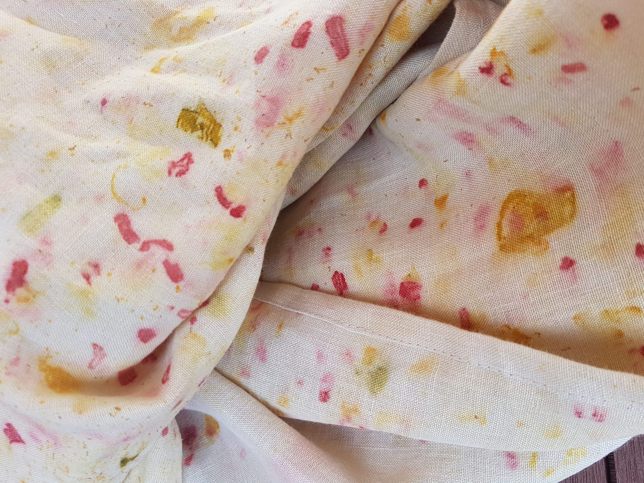 Blumenwiese Ring Sling aus Hanf nahe