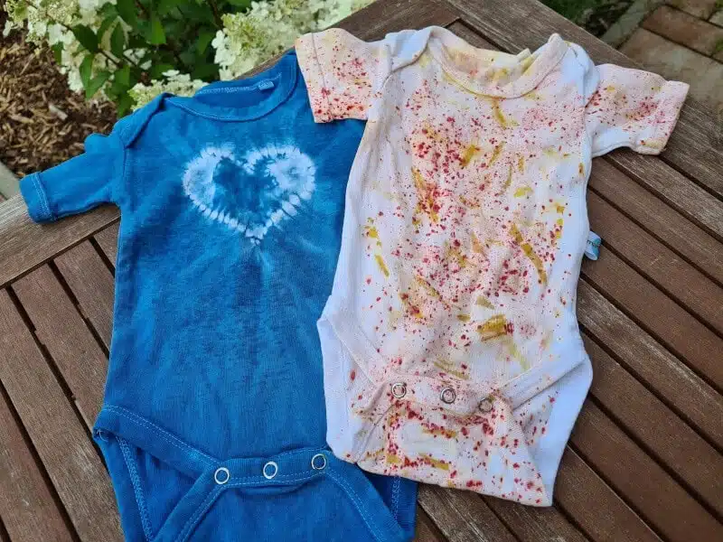 baby-body-blau-herz-baumwolle-bunt-mariblum