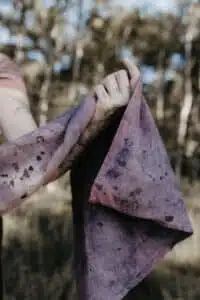 lilas-écharpe-de-portage-manifeste-lylas-song-mariblum-portage-bébé