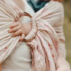 ring-sling made of hemp-baby-wear-properly-in-the-sling-kiss-from-a-rose