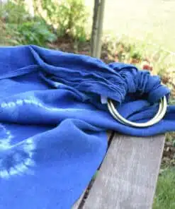 écharpe porte-bébé coeur bleu en chanvre