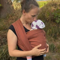 Porte-bébé en chanvre pour une meilleure climatisation de l'enfant