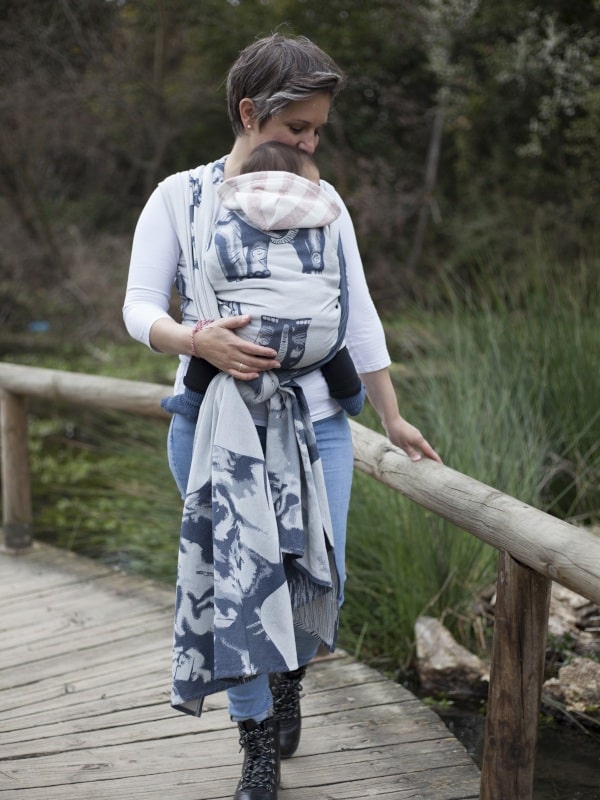 FAQ for babywearing in wind and rain—materials and model choices